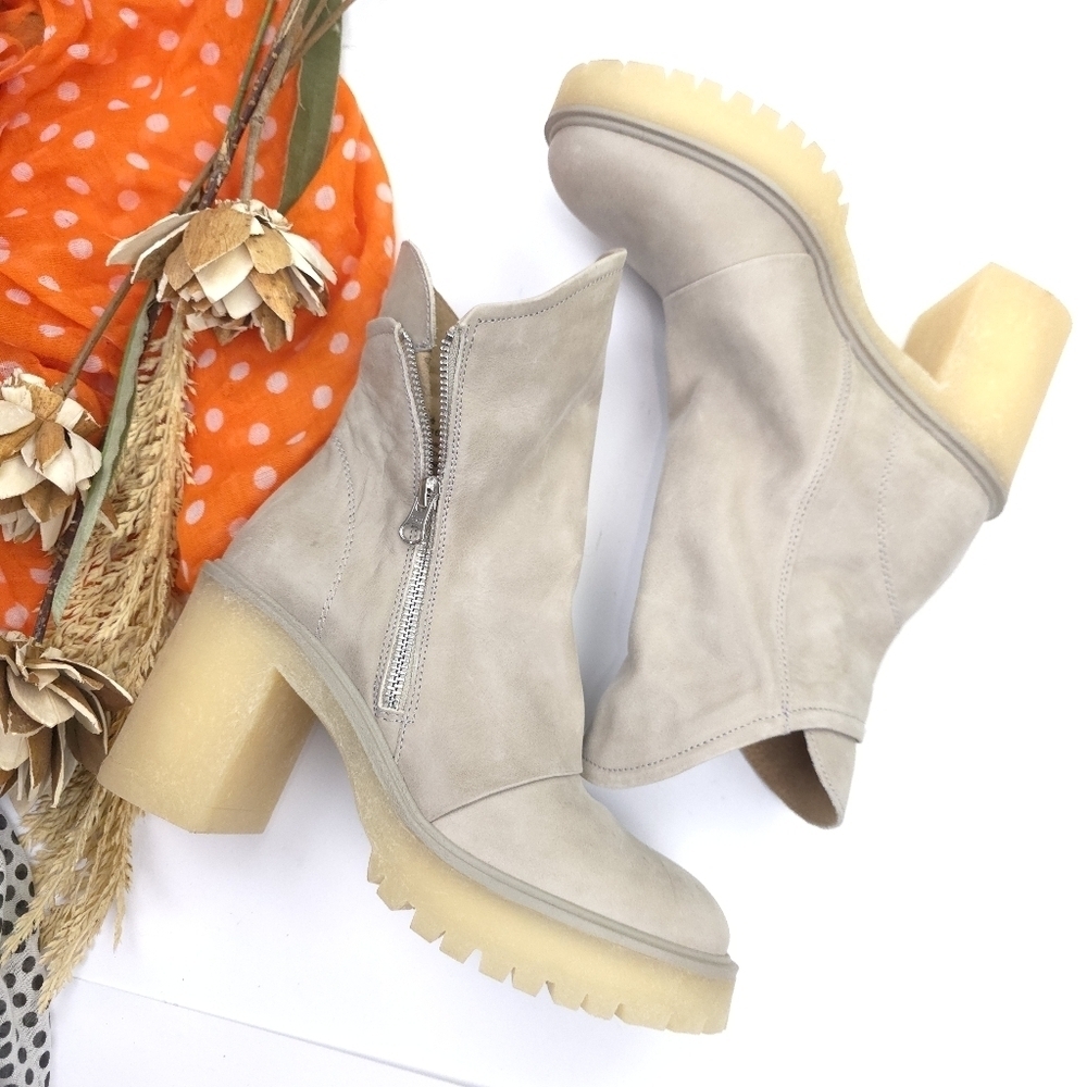 New Free People Stylish Grey Beige Platform Boots Sz 38½